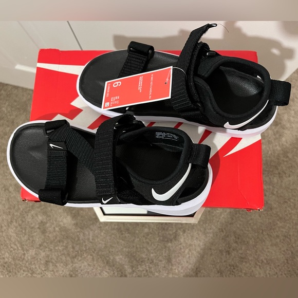 BNWT Nike Vista Sandals - Picture 5 of 7